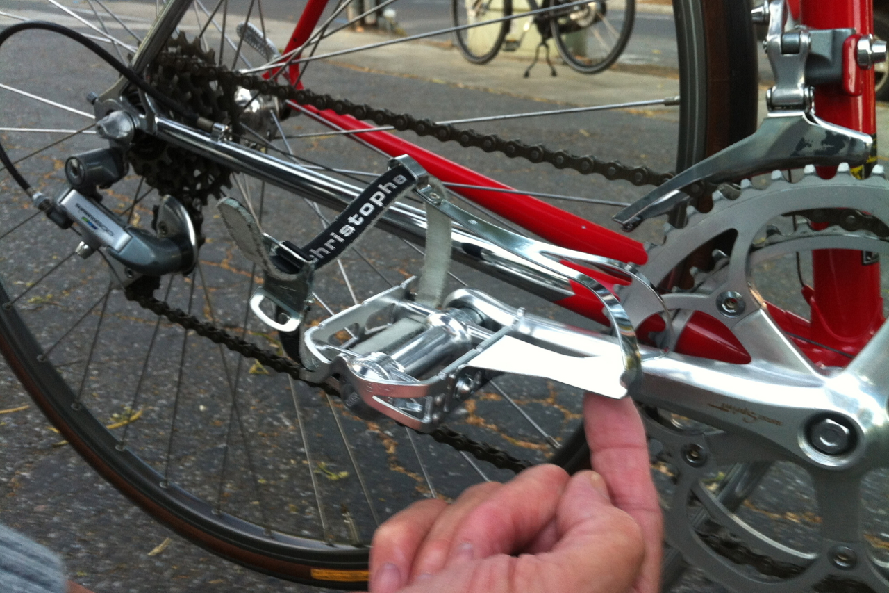 road bike pedals with toe clips